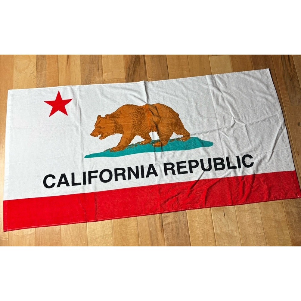 Smith Novelty Company Beach Towel Unisex OS White California Republic Bear Flag
